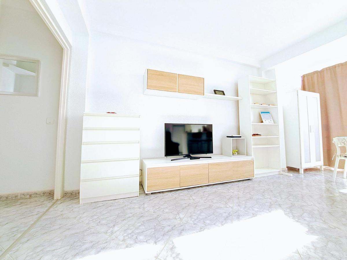 Sea Breeze Apartment Estepona Exterior photo