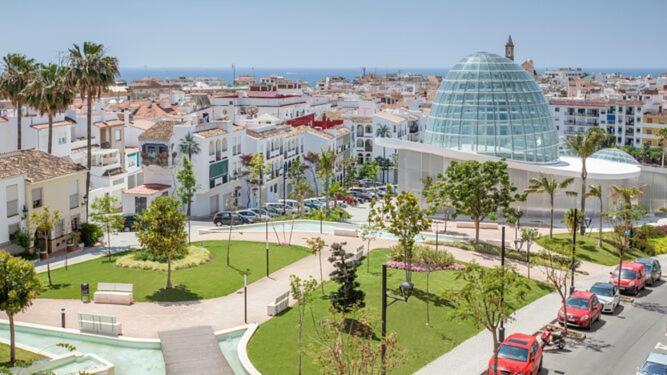 Sea Breeze Apartment Estepona Exterior photo