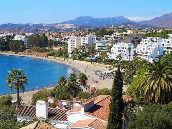 Sea Breeze Apartment Estepona Exterior photo